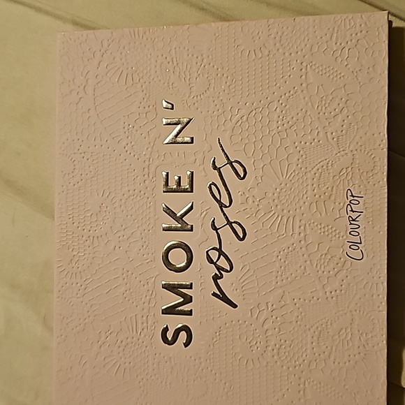 Smoke n roses full palette by colourpop - Picture 2 of 3